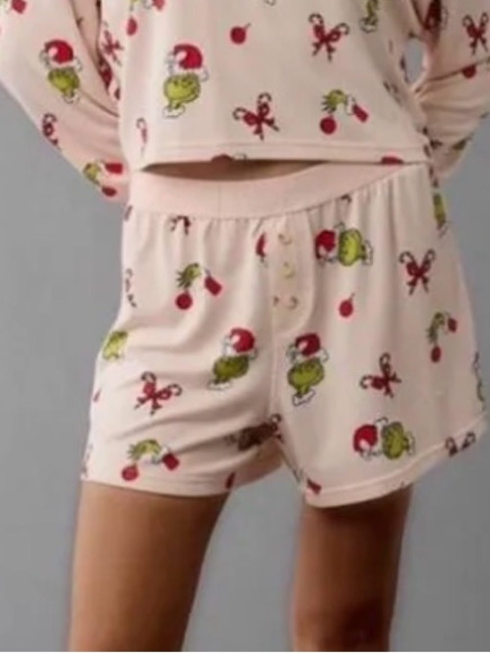 American Eagle | GUC - Grinch PJ Shorts - Size L